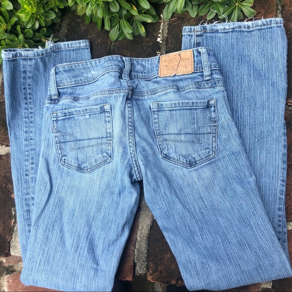 American Eagle Outfitters Denim - American Eagle "ARTIST" bootcut blue jeans size 2